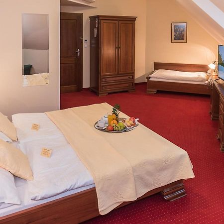 Hotel Hejtmansky Dvur Slaný Zewnętrze zdjęcie