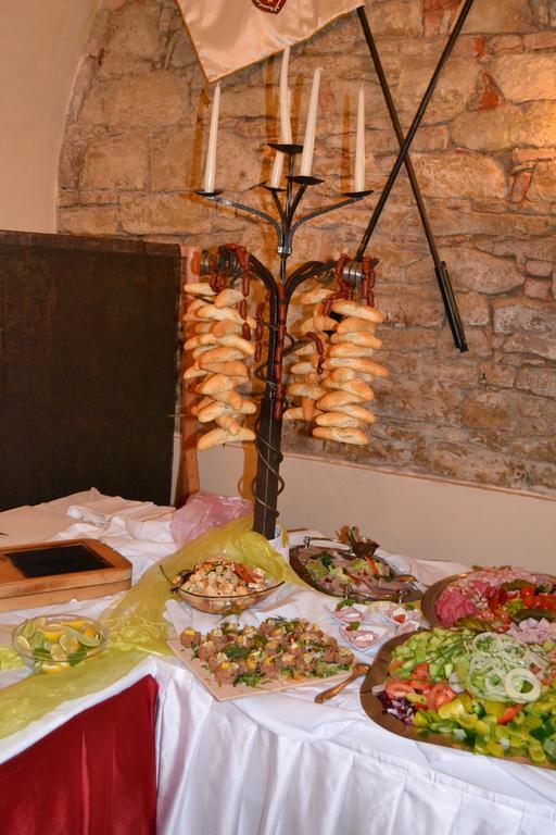 Hotel Hejtmansky Dvur Slaný Zewnętrze zdjęcie