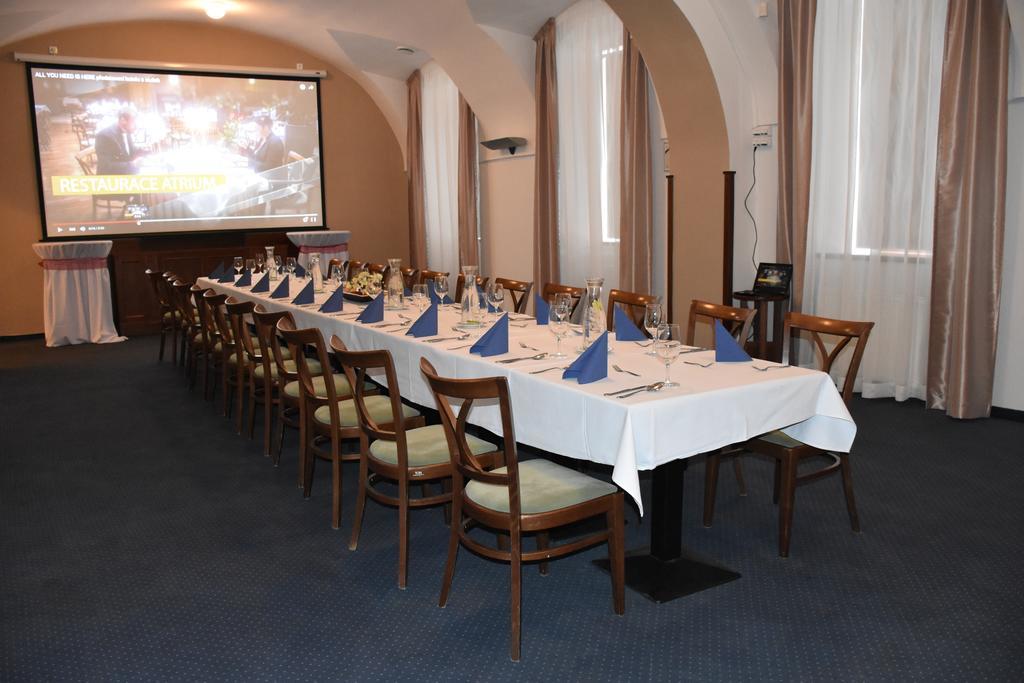 Hotel Hejtmansky Dvur Slaný Zewnętrze zdjęcie