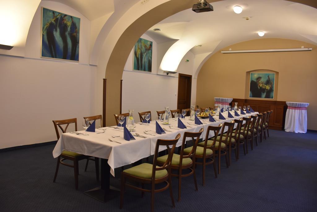Hotel Hejtmansky Dvur Slaný Zewnętrze zdjęcie