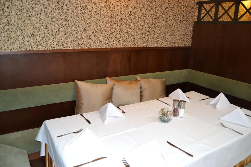 Hotel Hejtmansky Dvur Slaný Zewnętrze zdjęcie