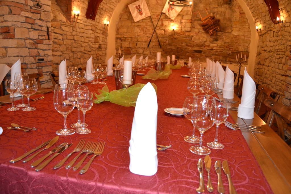 Hotel Hejtmansky Dvur Slaný Zewnętrze zdjęcie