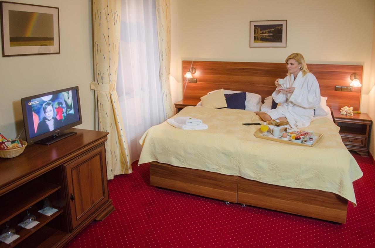 Hotel Hejtmansky Dvur Slaný Zewnętrze zdjęcie