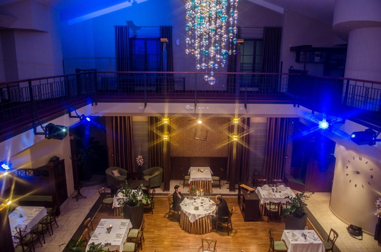 Hotel Hejtmansky Dvur Slaný Zewnętrze zdjęcie