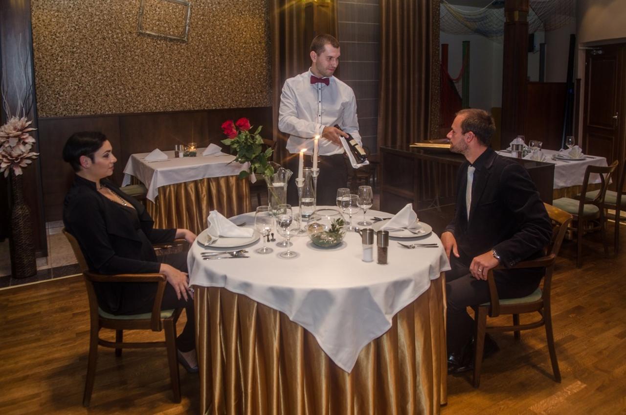 Hotel Hejtmansky Dvur Slaný Zewnętrze zdjęcie